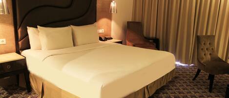 Habitación doble superior | Sábanas de algodón egipcio, caja fuerte, escritorio