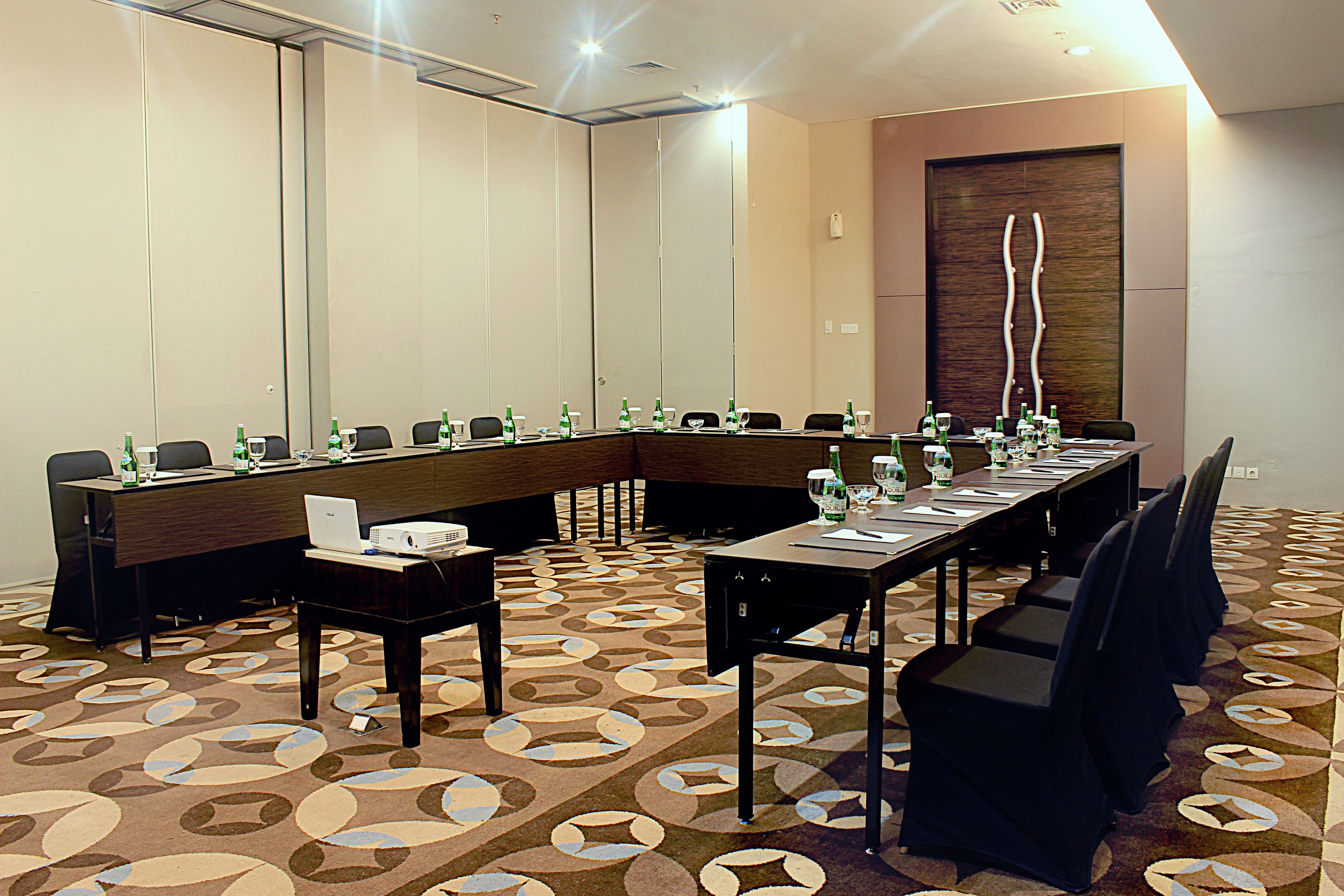 Photo - Aston Bellevue Radio Dalam