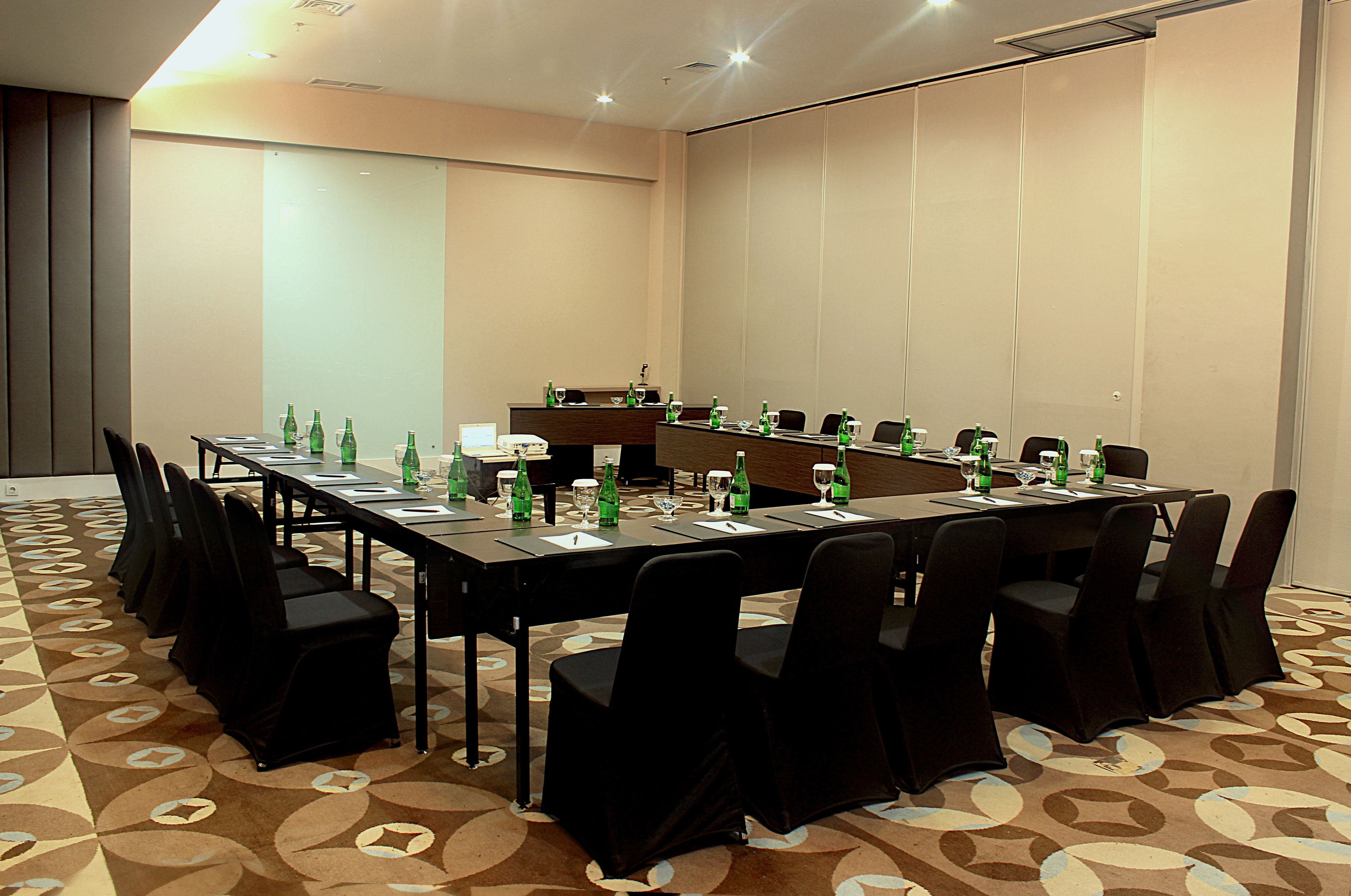 Photo - Aston Bellevue Radio Dalam