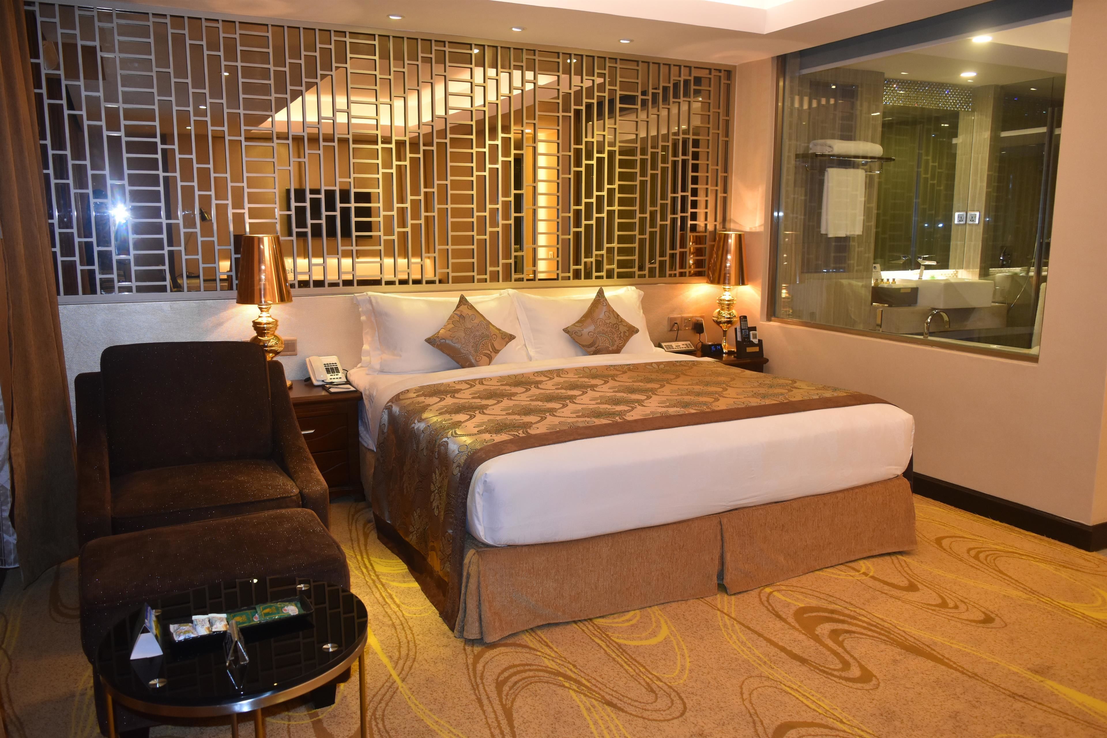 1 bedroom, minibar, in-room safe, blackout curtains