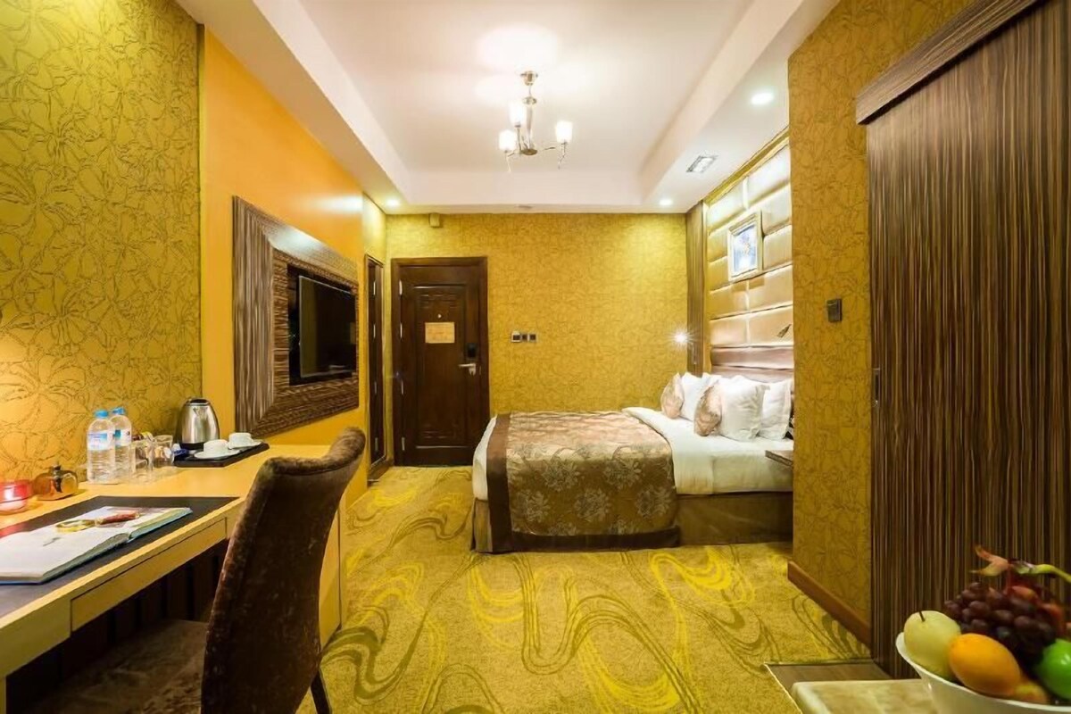 Minibar, in-room safe, blackout drapes, soundproofing