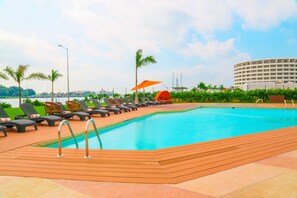 Outdoor pool - Comfort Inn Tuxpan (Tuxpan)