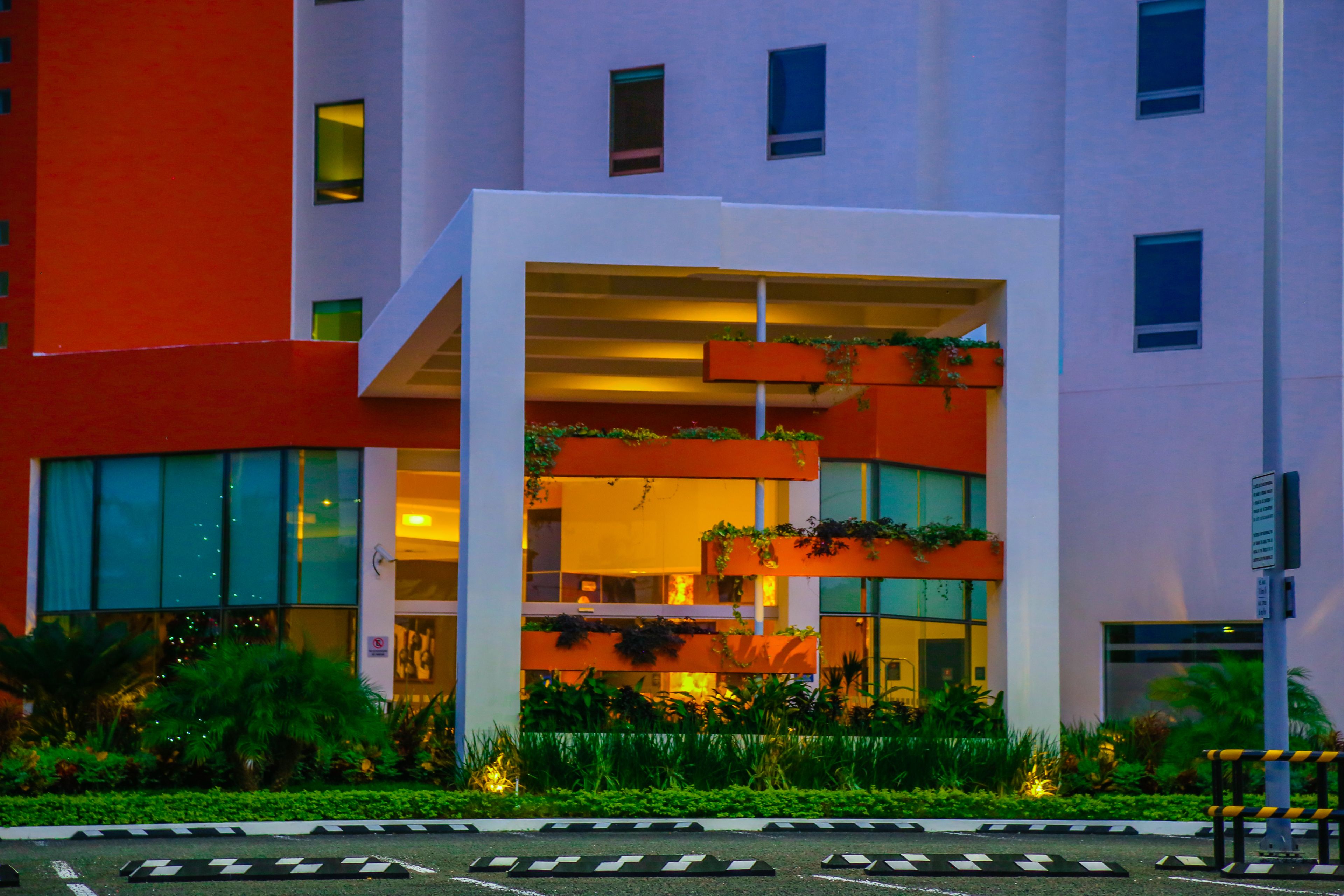 واجهة المنشأة