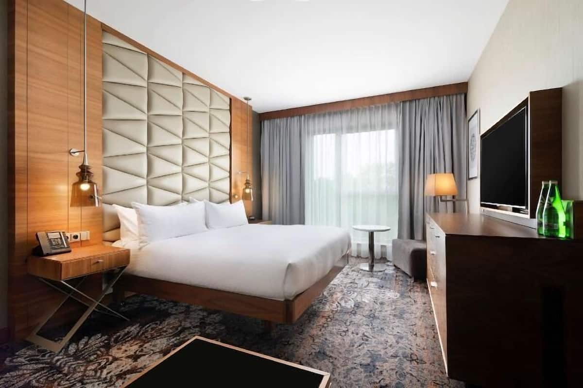 In-room safe, laptop workspace, iron/ironing board, cots/infant beds