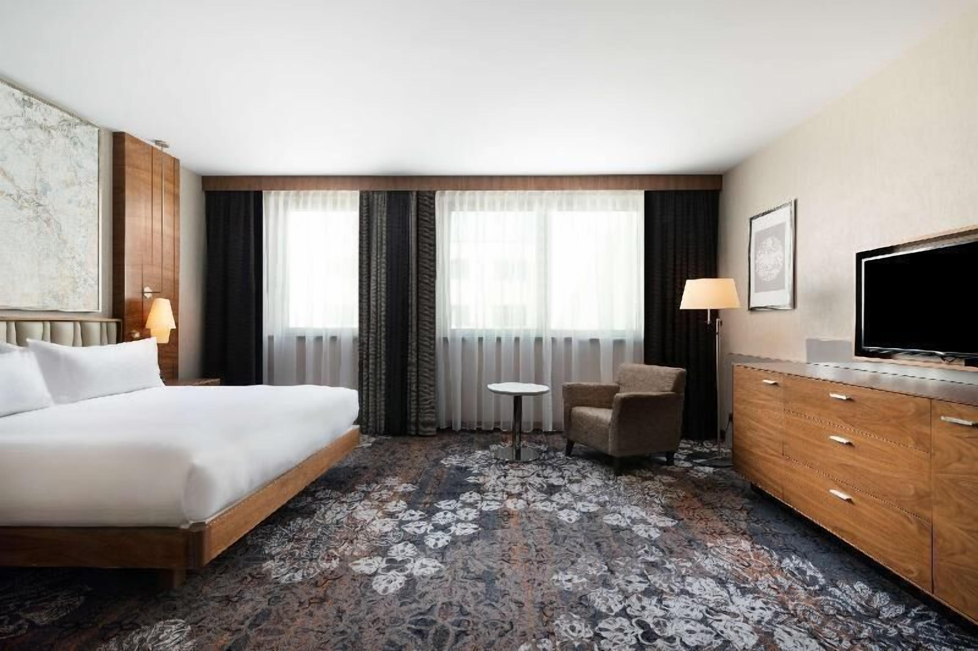 In-room safe, laptop workspace, iron/ironing board, cots/infant beds