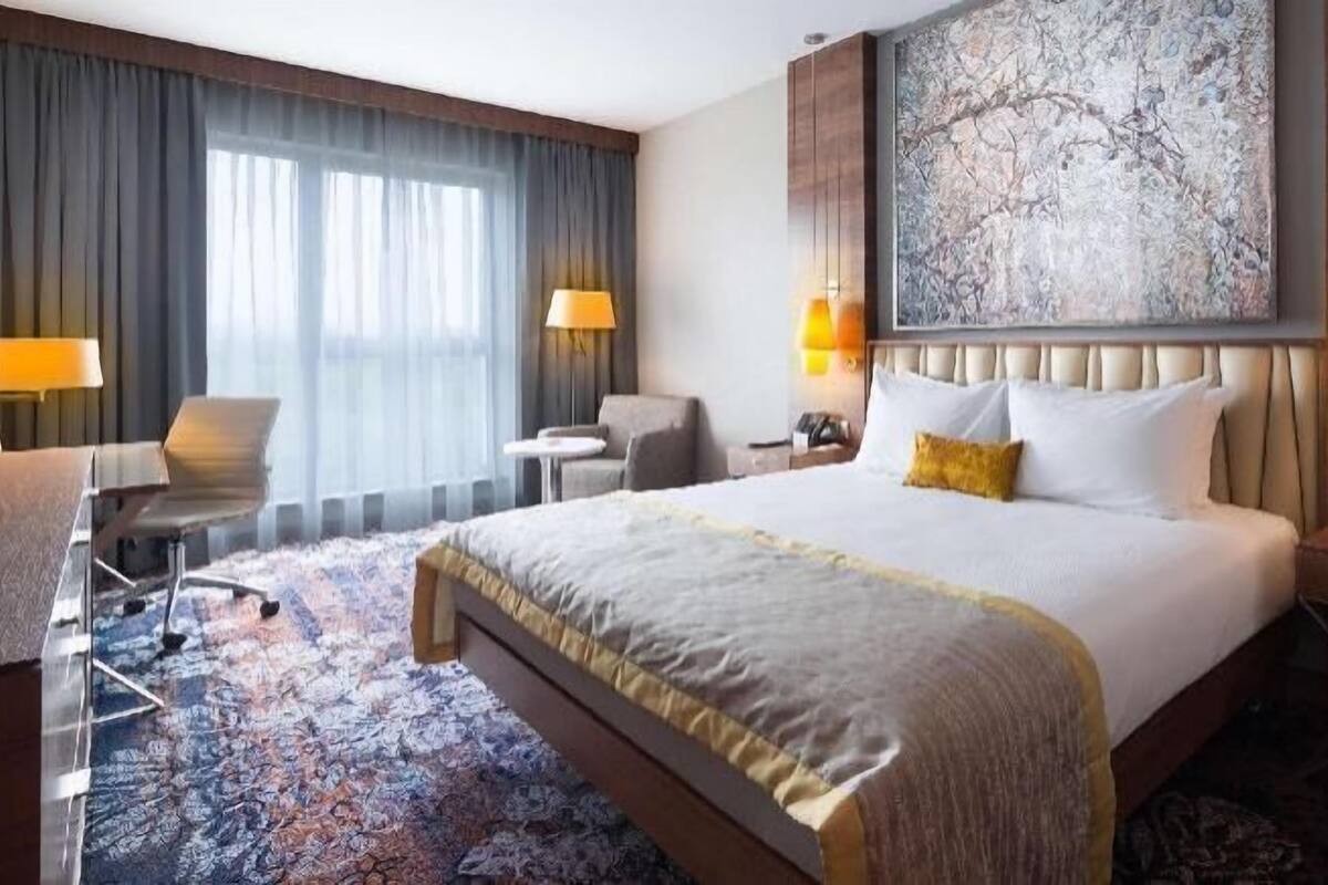 In-room safe, laptop workspace, iron/ironing board, cots/infant beds