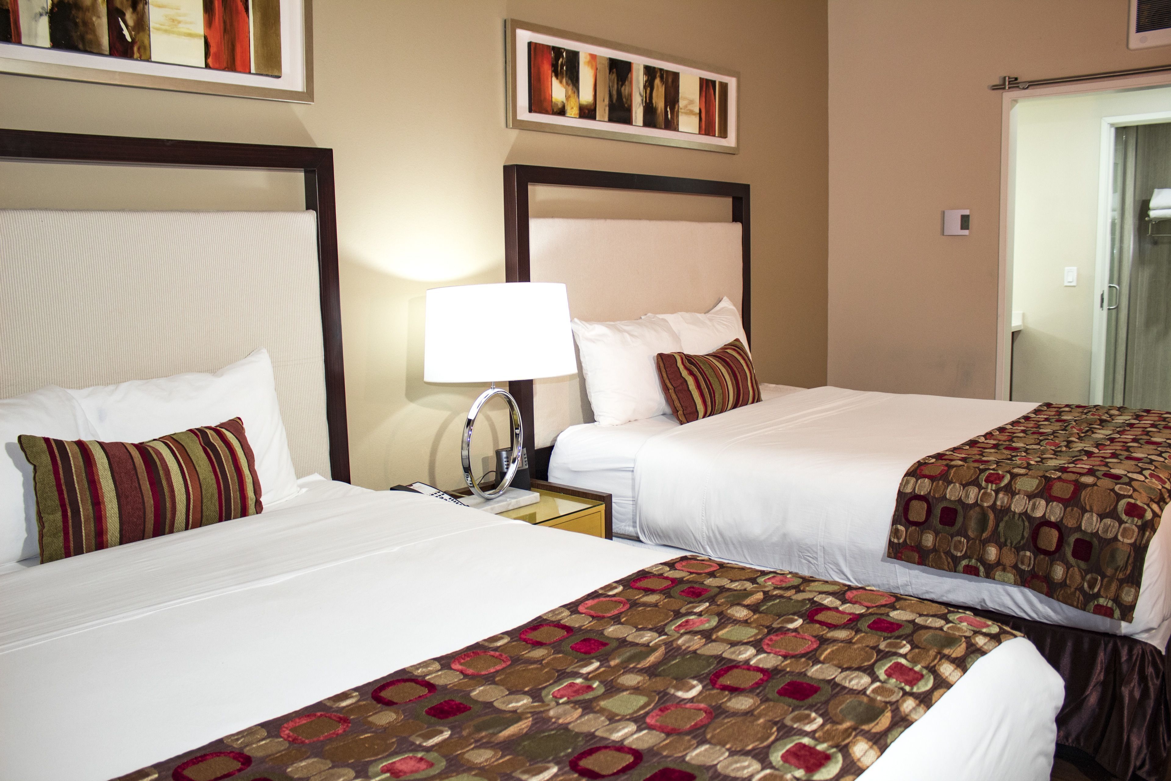 Premium bedding, in-room safe, desk, iron/ironing board
