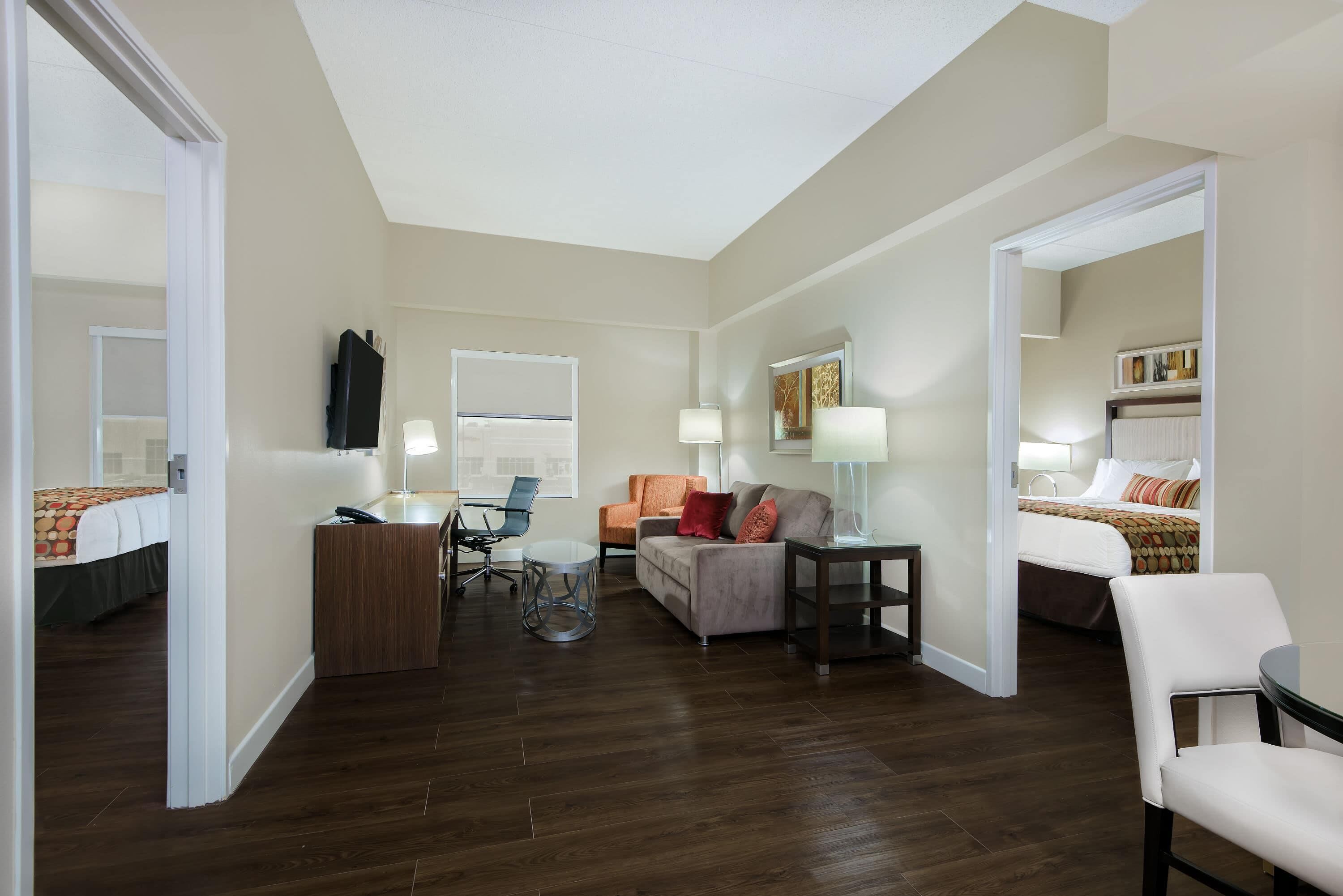 Suite, 2 chambres, non-fumeur (1 King Bed and 2 Queen Beds)