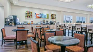 Desayuno buffet incluido todos los días