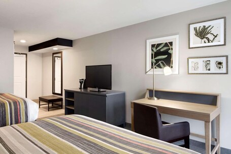 Country Inn Suites by Radisson, Gatlinburg, TN - Image 27