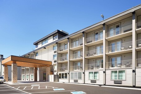 Country Inn Suites by Radisson, Gatlinburg, TN - Image 11