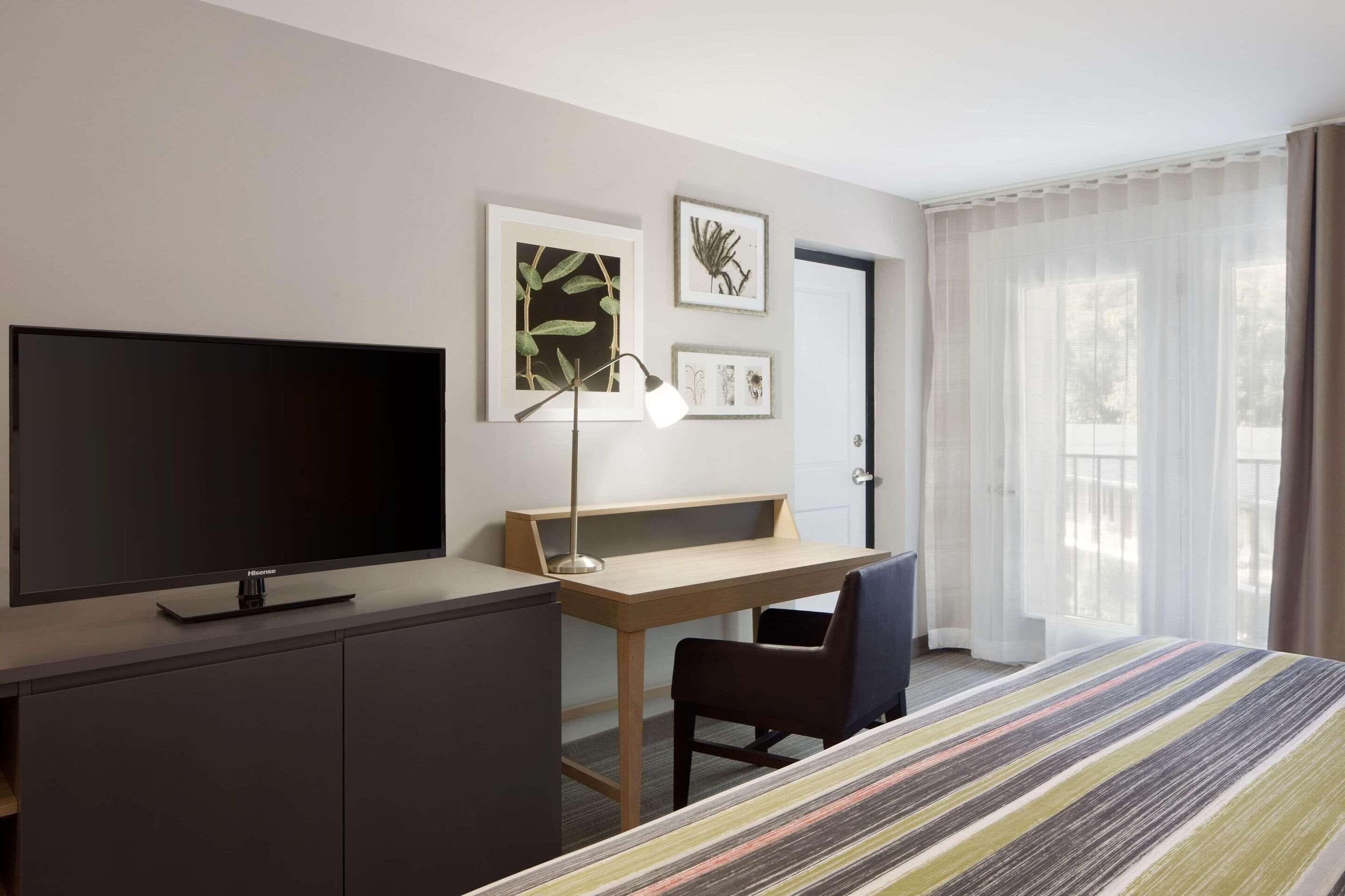 1 bedroom, premium bedding, desk, iron/ironing board