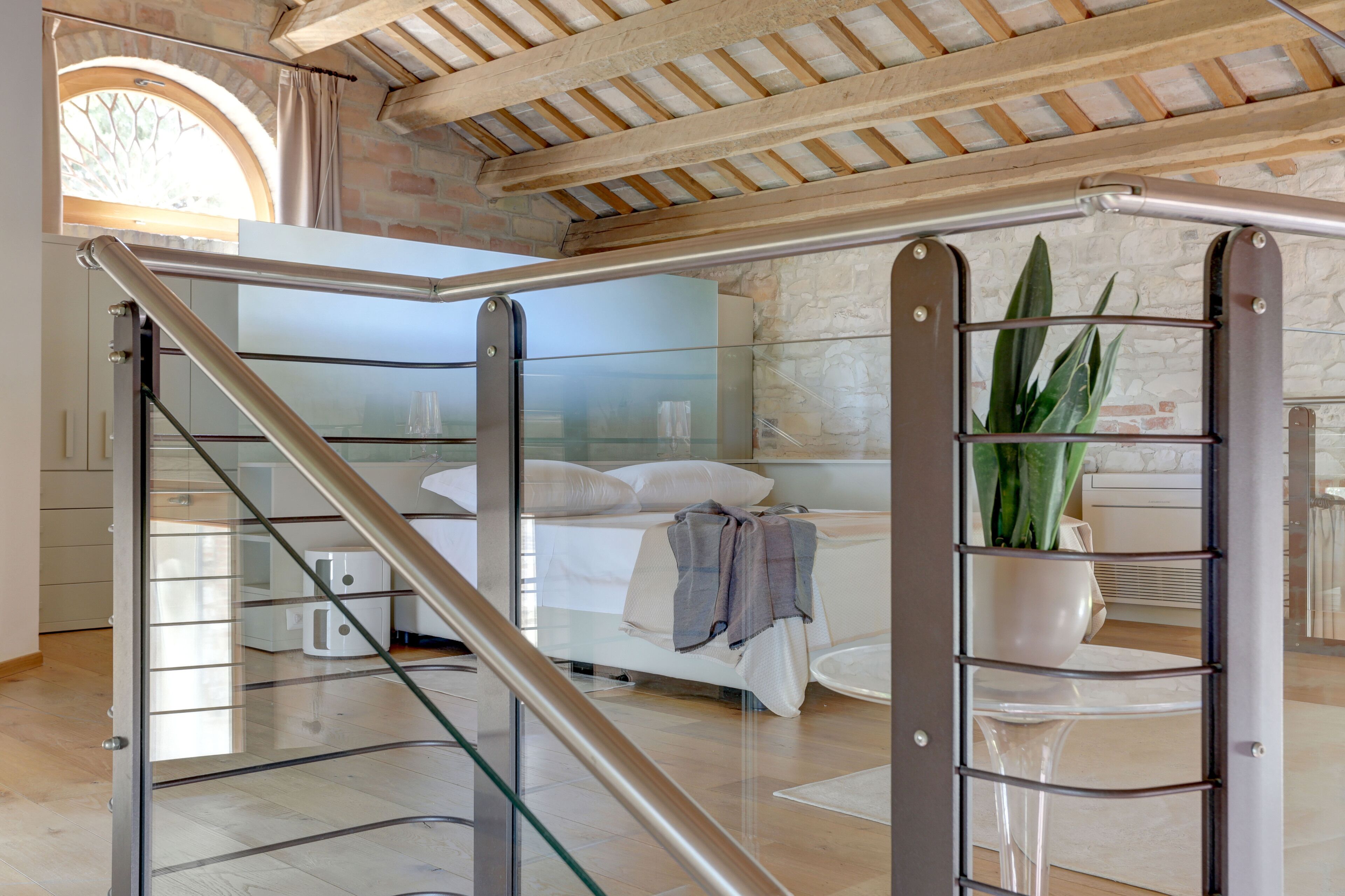 Appartamento Deluxe, 2 camere da letto, patio | Area soggiorno | TV a schermo piatto