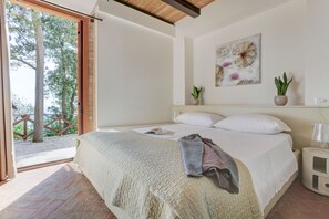 Deluxe Apartment, 2 Bedrooms, Patio | In-room safe, iron/ironing board, free cribs/infant beds, free WiFi - Villa Vetta Marina - My Extra Home (Sirolo)