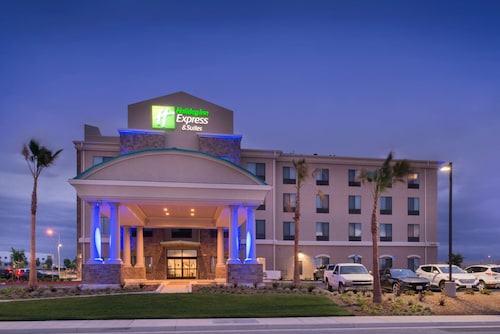 Holiday Inn Express & Suites Bakersfield Airport by IHG