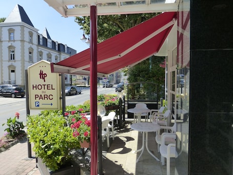 Terrace/patio. Hotel Du Parc