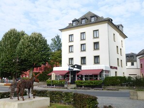 Front of property - Hotel Du Parc (Diekirch)