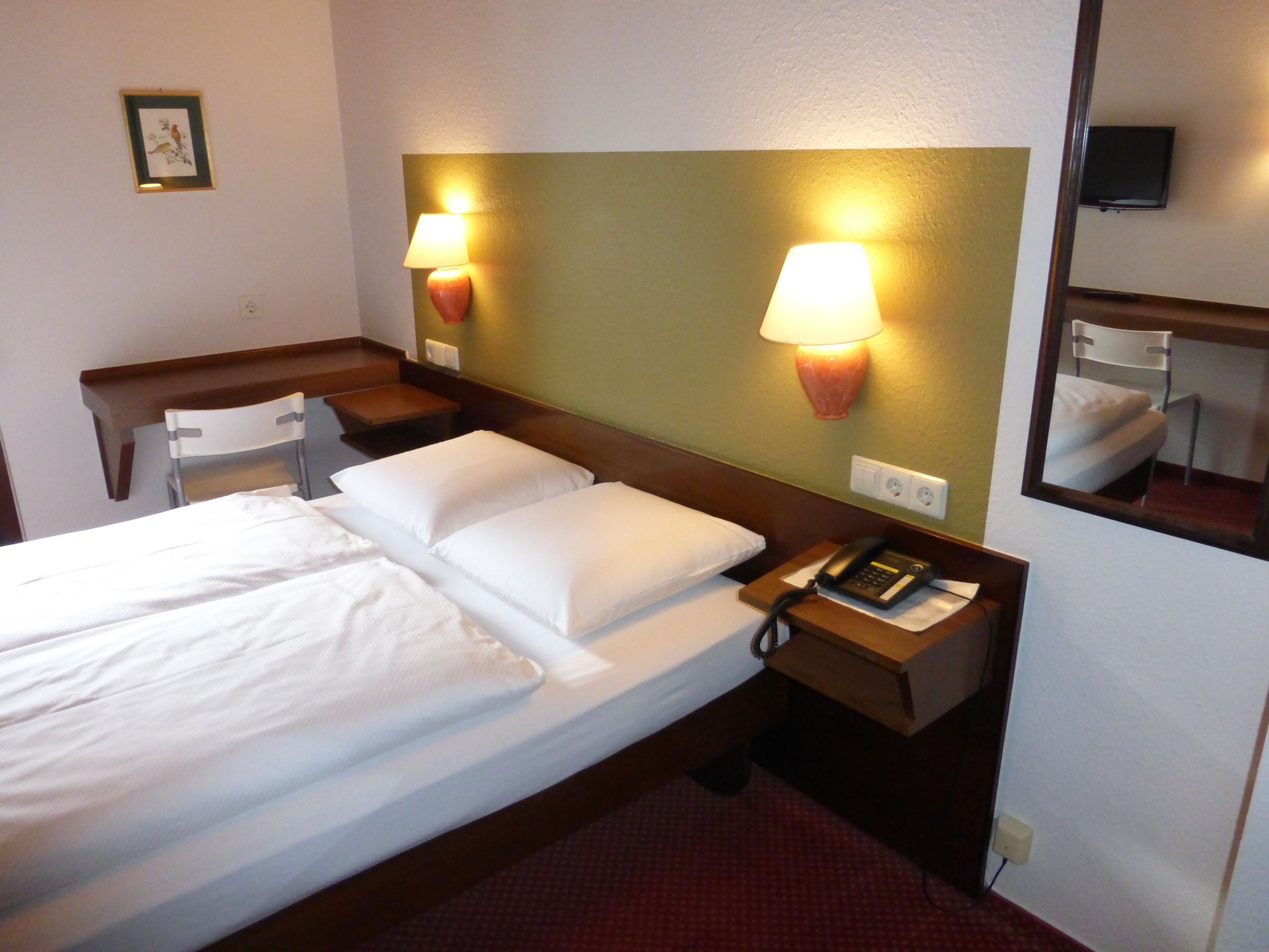 1 bedroom, in-room safe, desk, iron/ironing board