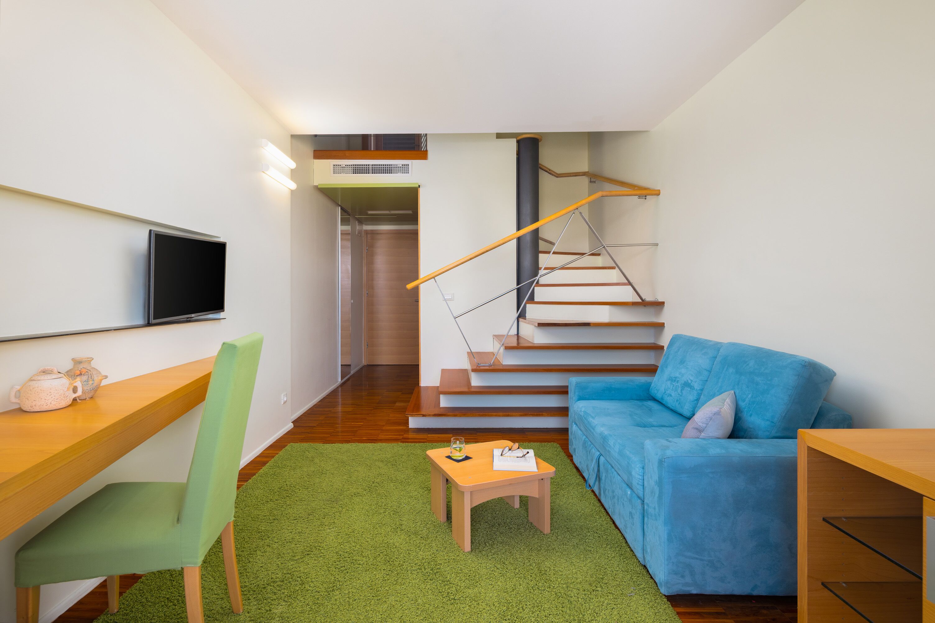 31-inch lcd tv with satellite channels, tv