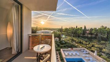 Se sirven desayunos, cenas y cocina regional