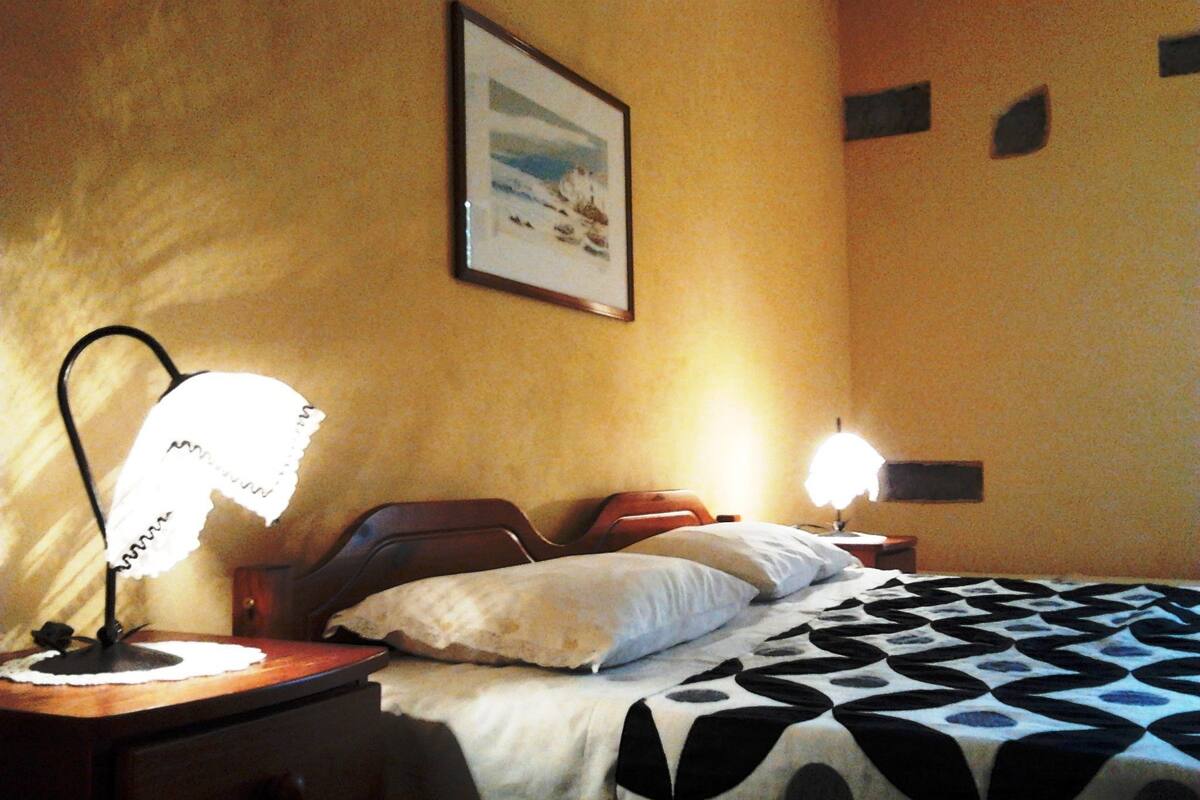 Ropa de cama de alta calidad, minibar, camas extra y wifi gratis