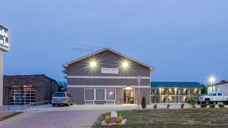 Stratford House Inns - Edmond