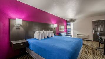 Escrivaninha, ferros/tábuas de passar roupa, Wi-Fi de cortesia