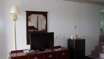 Quarto luxo, 1 cama King, para não fumantes (Whirlpool Tub) | Wi-Fi de cortesia, roupa de cama