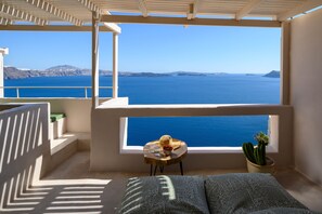 Aether Suite with Outdoor heated Jacuzzi & Caldera View | Terrace/patio - Gaia Suites (Santorini)