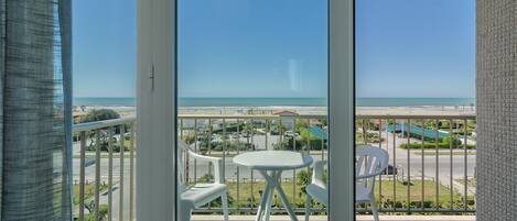 Chambre Double, 1 lit double, balcon, vue mer | Balcon