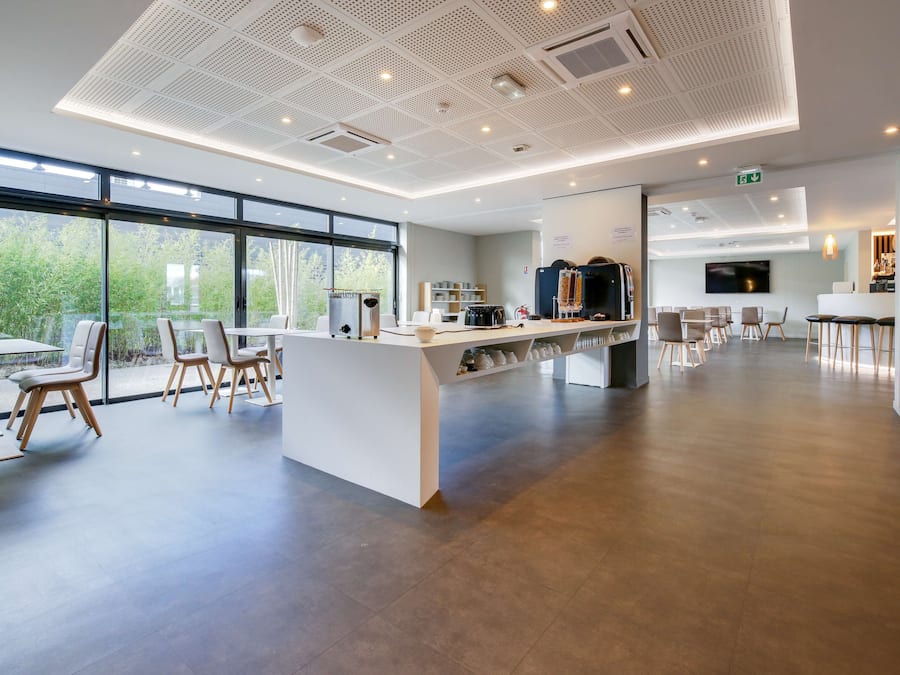 Daily buffet breakfast (EUR 11 per person)