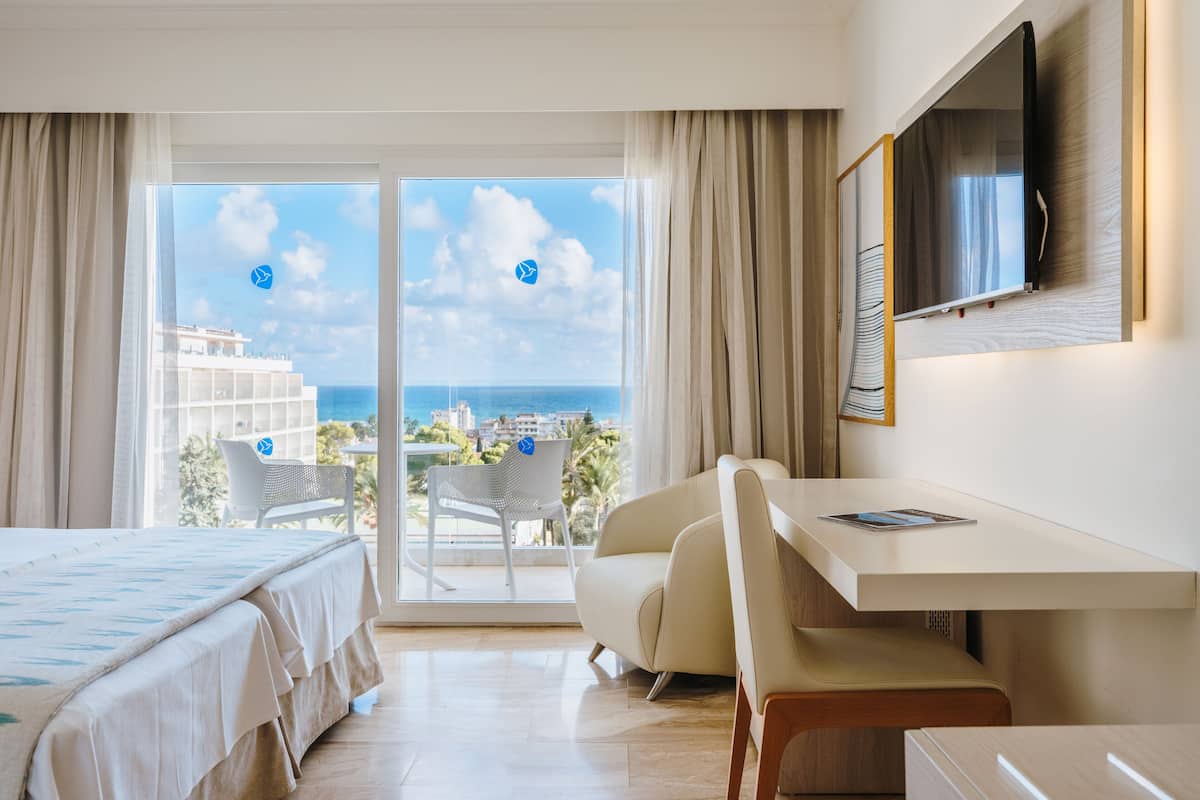 premium double room, balcony | 1 bedroom, frette italian sheets, premium bedding, down duvets