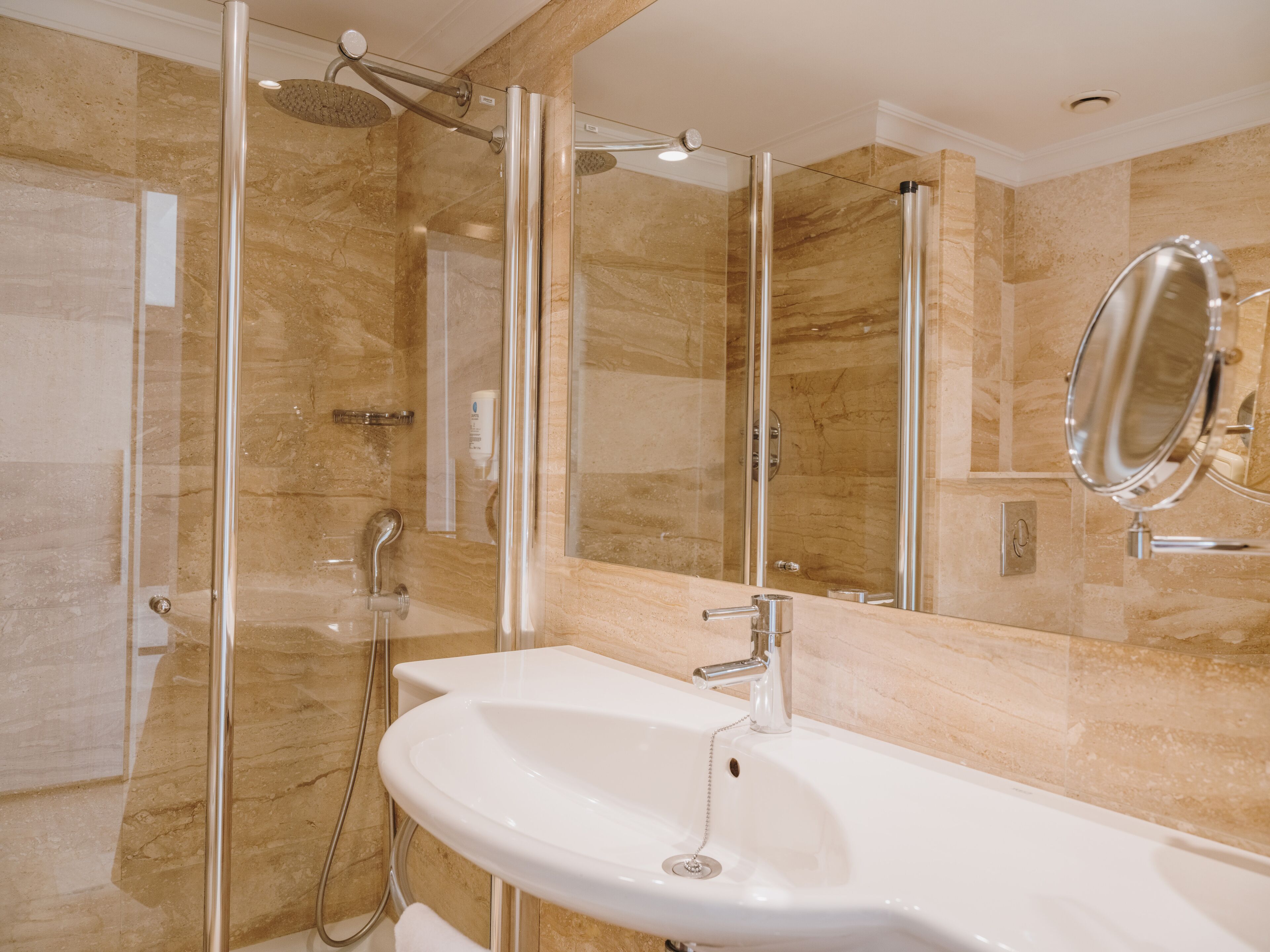 single room | bathroom | shower, free toiletries, hair dryer, towels