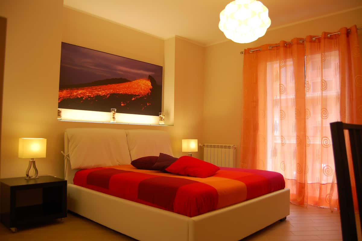 Triple Room | Desk, iron/ironing board, free cots/infant beds, rollaway beds