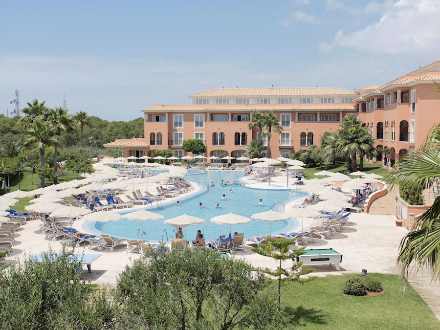 2 outdoor pools