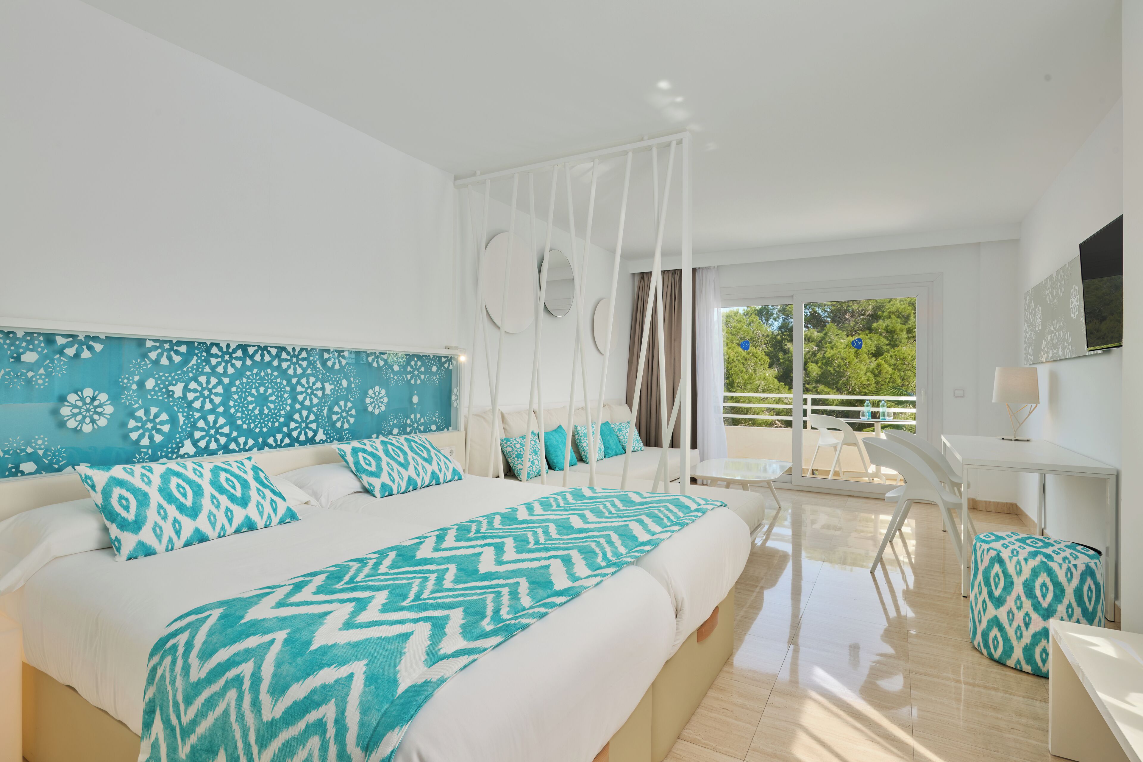 Junior Suite, Balcony | In-room safe, desk, free WiFi, bed sheets