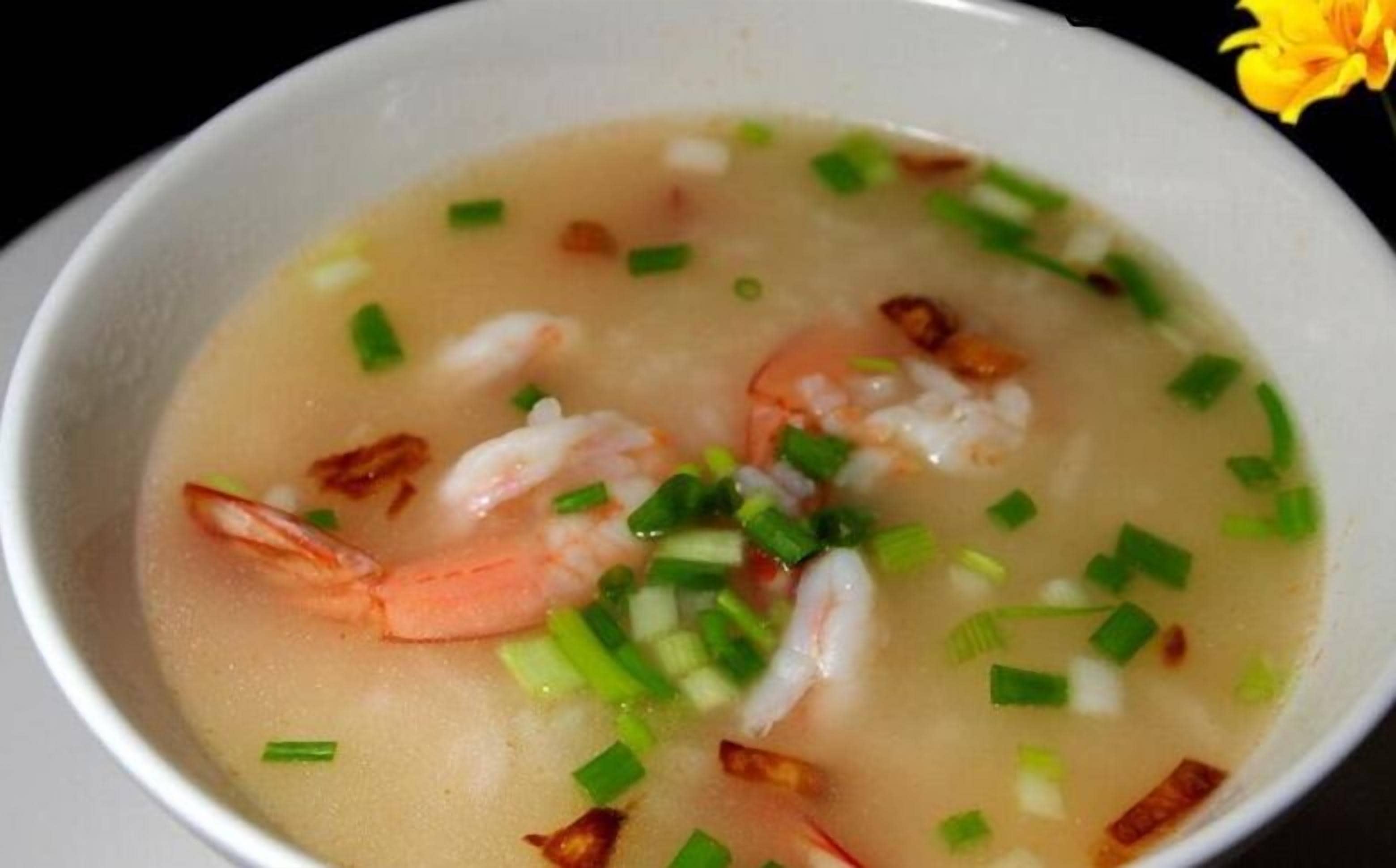 breakfast, lunch, dinner served; international cuisine