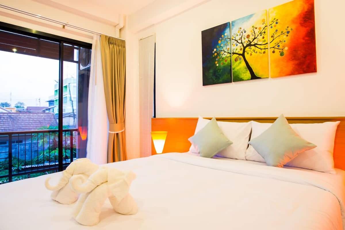 standard double room | free minibar, desk, blackout curtains, free wifi