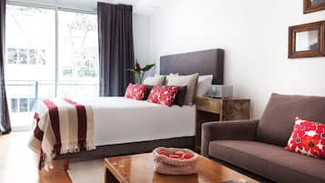 Premium bedding, in-room safe, individually decorated