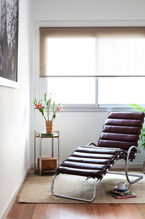 Oppholdsområde | En 32-tommers Flatskjerm-TV med Parabol-TV samt TV