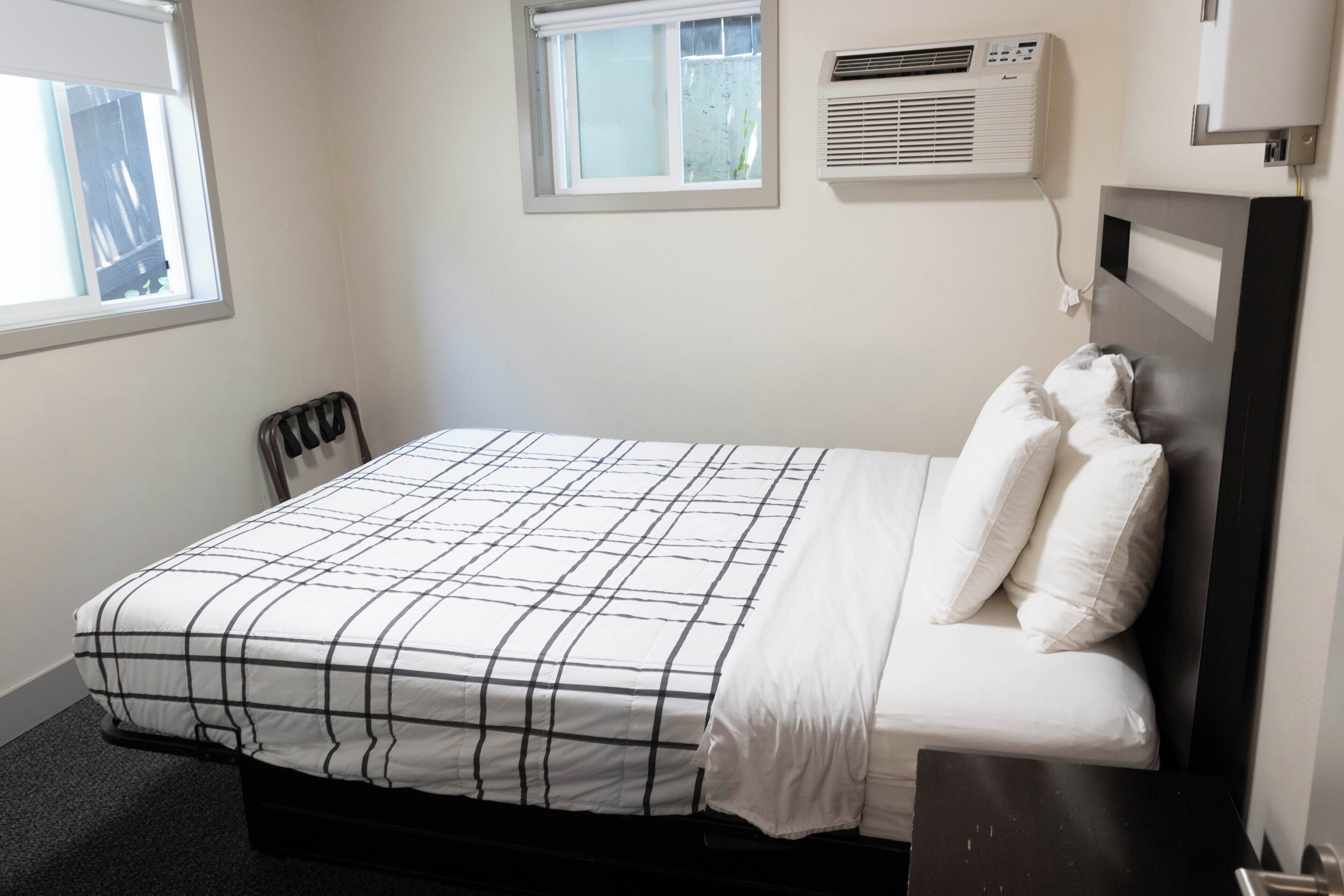 suite, 2 bedrooms, mountain view | private kitchen