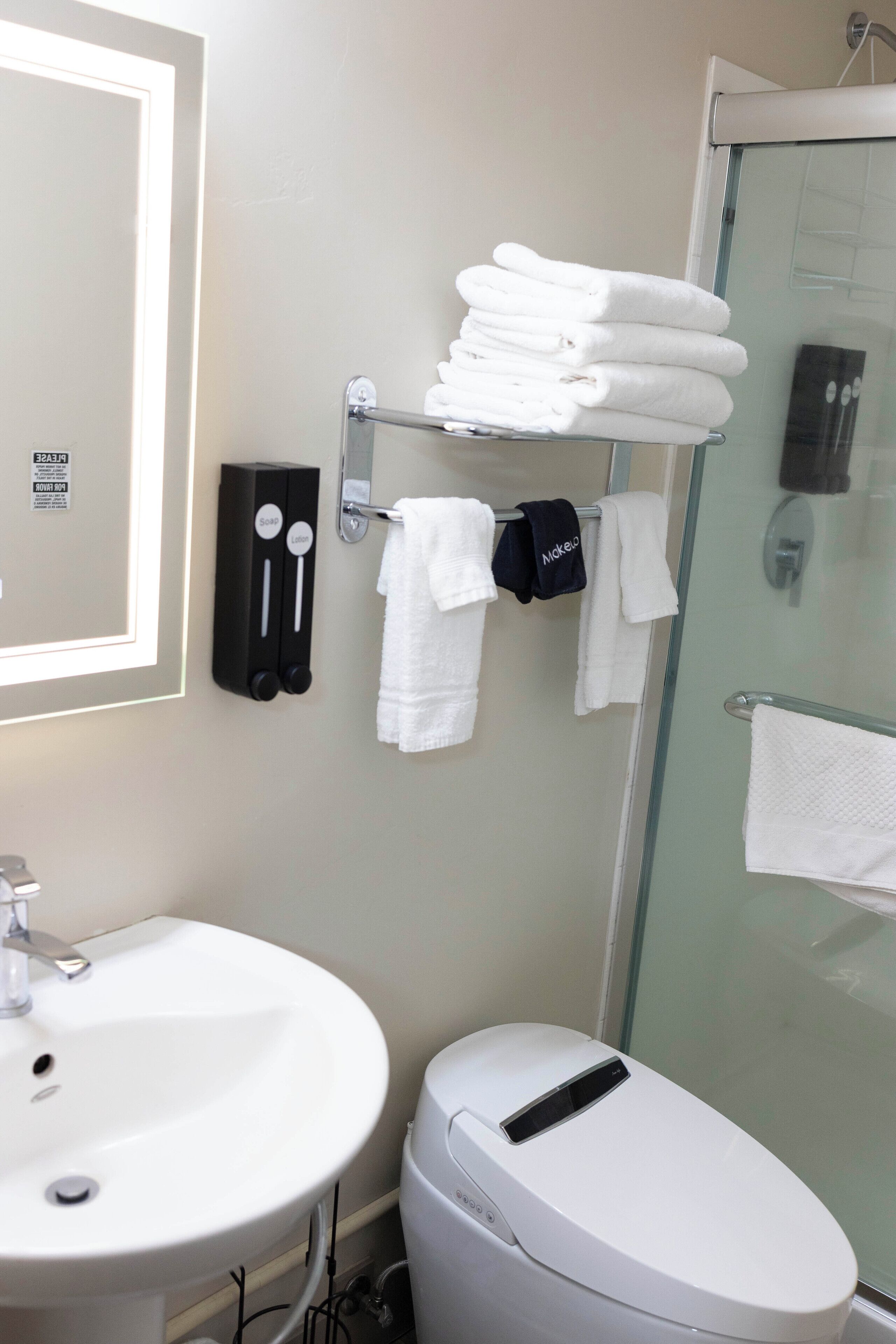 room, 1 king bed | bathroom | shower, free toiletries, hair dryer, towels