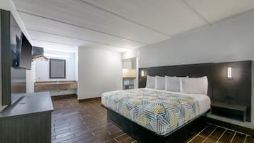 Iron/ironing board, free WiFi, bed sheets