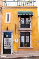 Entrada al alojamiento