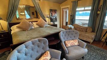 Suite, 1 King Bed, Patio, Ocean View