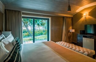 3 Bedroom Ocean View Presidential Villa | Premium bedding, minibar, in-room safe, desk