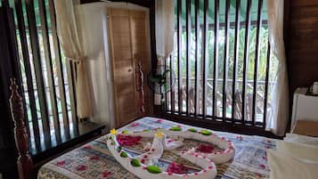 Cabin cơ bản, 1 giường cỡ queen | Két bảo mật tại phòng, trang trí khác biệt