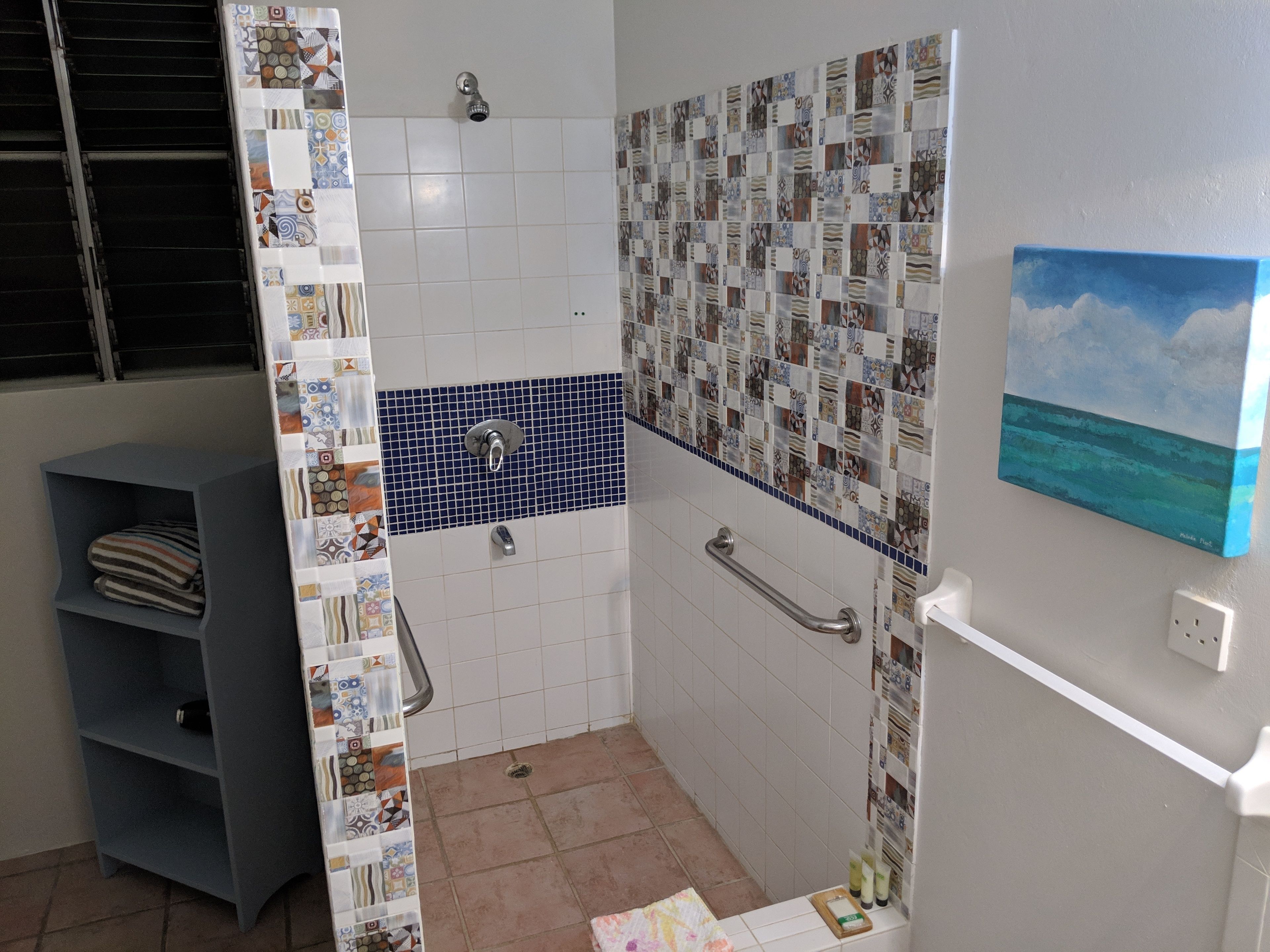 room, 1 king bed, garden view (manor) | bathroom | shower, free toiletries, hair dryer, towels