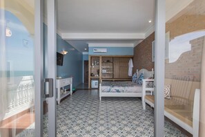 Luksus-suite - 1 kingsize-seng - havudsigt - ved havet (Ocean Front Grace Suite) | 1 soveværelse, premium-sengetøj, senge med topmadrasser, minibar