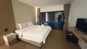 Quarto luxo | Escrivaninha, Wi-Fi de cortesia, roupa de cama